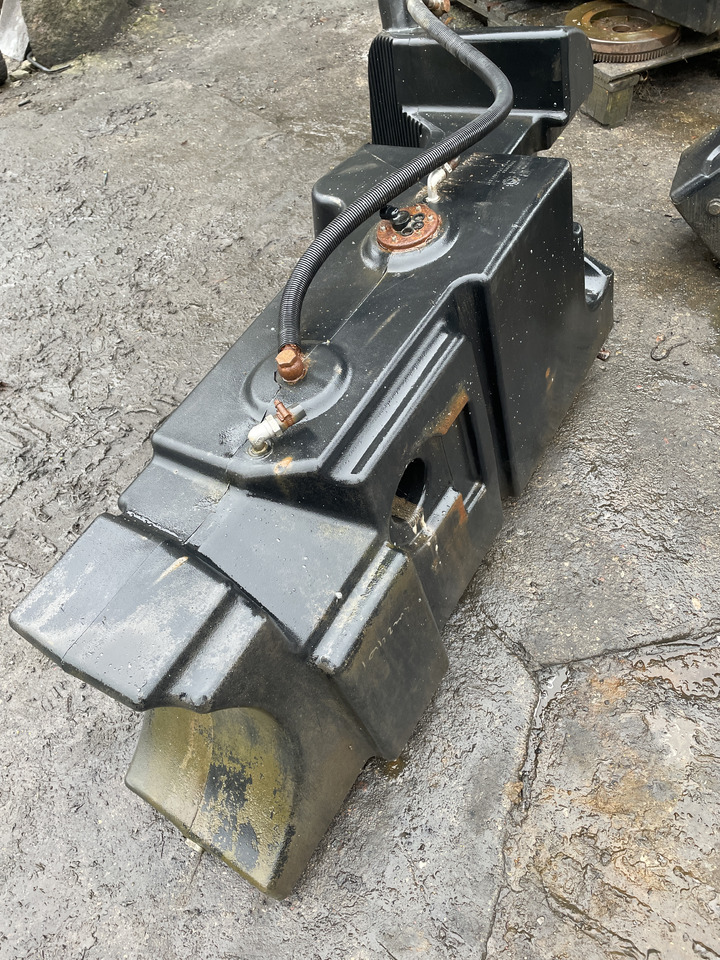 Deutz Fahr Agrotron - zbiornik paliwa 001418183 - Brændstoftank for Landbrugsmaskine: billede 2 Deutz Fahr Agrotron - zbiornik paliwa 001418183 - Brændstoftank for Landbrugsmaskine: billede 2