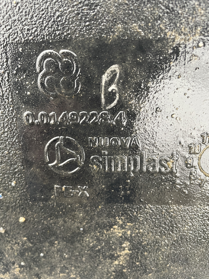 Deutz Fahr Agrotron - zbiornik paliwa 001492284 - Brændstoftank: billede 4 Deutz Fahr Agrotron - zbiornik paliwa 001492284 - Brændstoftank: billede 4