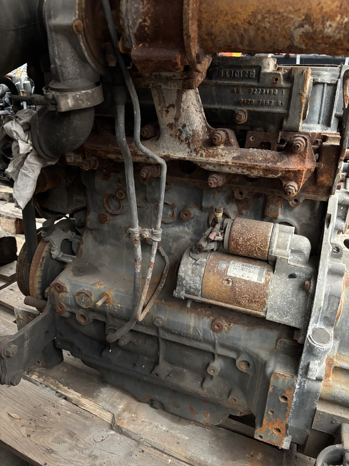 Deutz TCD3.6 L4 TCD3.6 L4 Silnik Blok Kolektor CZĘŚCI 7273490 - Motor og reservedele: billede 2 Deutz TCD3.6 L4 TCD3.6 L4 Silnik Blok Kolektor CZĘŚCI 7273490 - Motor og reservedele: billede 2