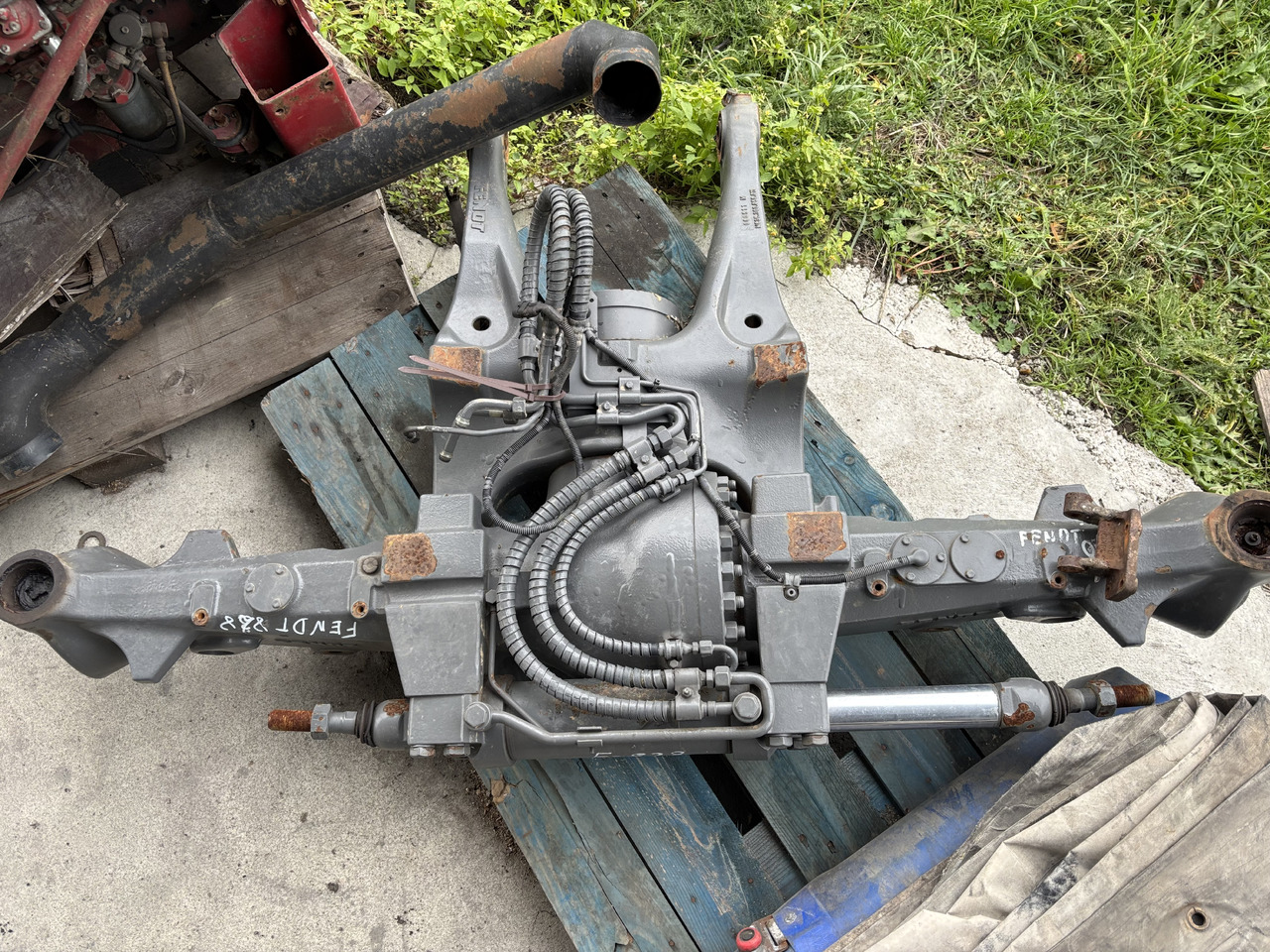 Fendt 828 Obudowa Osi Łuk Osi 755/137 F835300020180 F835300020160 E835300020012 - Bagaksel for Landbrugsmaskine: billede 1 Fendt 828 Obudowa Osi Łuk Osi 755/137 F835300020180 F835300020160 E835300020012 - Bagaksel for Landbrugsmaskine: billede 1