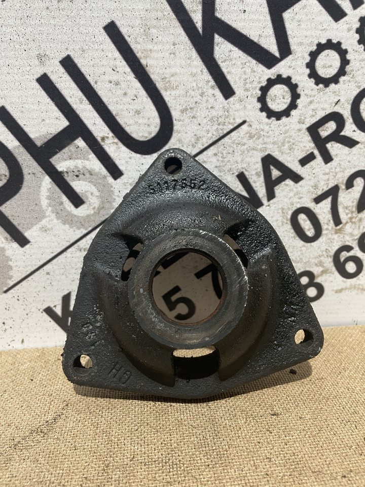 Fiat Ford Case New Holland - pokrywa łoźyska 5117552 - Gearkasse og reservedele for Landbrugsmaskine: billede 1 Fiat Ford Case New Holland - pokrywa łoźyska 5117552 - Gearkasse og reservedele for Landbrugsmaskine: billede 1