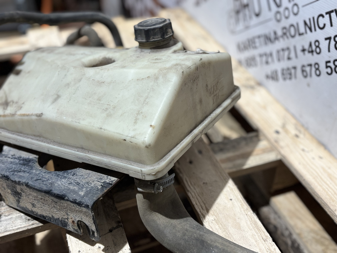 JCB 332/E9125 Zbiornik wyrównawczy płynu chłodniczego - Ekspansionsbeholder for Entreprenørmaskin: billede 4 JCB 332/E9125 Zbiornik wyrównawczy płynu chłodniczego - Ekspansionsbeholder for Entreprenørmaskin: billede 4