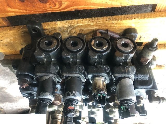 JCB TM 320 - Rozdzielacz Hydrauliczny - Hydraulisk ventil for Landbrugsmaskine: billede 3 JCB TM 320 - Rozdzielacz Hydrauliczny - Hydraulisk ventil for Landbrugsmaskine: billede 3