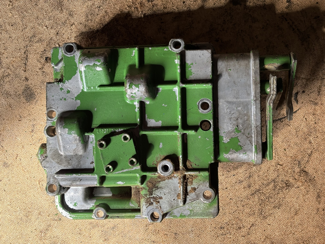 John Deere 6100 6200 Osłona Obudowa L101221 - Transmission for Landbrugsmaskine: billede 1 John Deere 6100 6200 Osłona Obudowa L101221 - Transmission for Landbrugsmaskine: billede 1