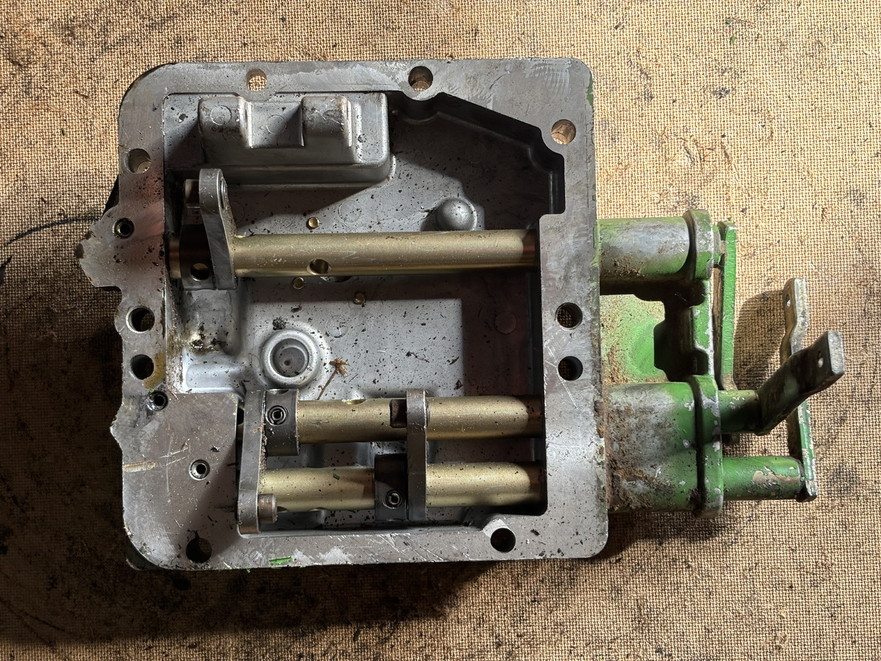 John Deere 6100 6200 Osłona Obudowa L101221 - Transmission for Landbrugsmaskine: billede 3 John Deere 6100 6200 Osłona Obudowa L101221 - Transmission for Landbrugsmaskine: billede 3