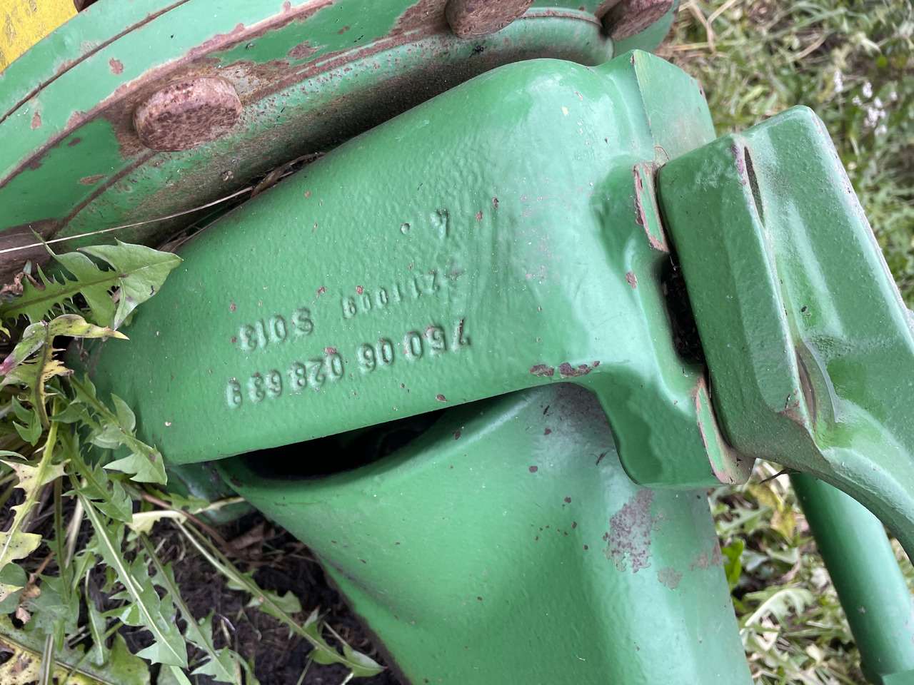 John Deere 6930 7730 - oś przednia - zwrotnica prawa L157366 75006028639 - Styrespindel for Landbrugsmaskine: billede 2 John Deere 6930 7730 - oś przednia - zwrotnica prawa L157366 75006028639 - Styrespindel for Landbrugsmaskine: billede 2