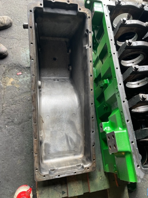 John Deere R519538 / R519542 miska olejowa - 9220 / 9300 / 9400 / 9430 / 9520 / 9630 / 7500 - Bundkar for Landbrugsmaskine: billede 1 John Deere R519538 / R519542 miska olejowa - 9220 / 9300 / 9400 / 9430 / 9520 / 9630 / 7500 - Bundkar for Landbrugsmaskine: billede 1