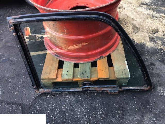 Manitou - Drzwi Górne Z Szybą - Dør og reservedele for Materialehåndteringsudstyr: billede 1 Manitou - Drzwi Górne Z Szybą - Dør og reservedele for Materialehåndteringsudstyr: billede 1