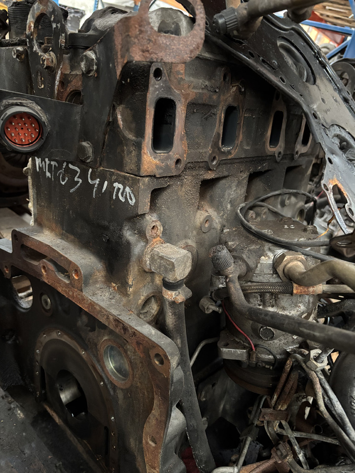 Manitou MLT 634-120 Perkins Silnik Blok Tryby Koło Pasowe Pokrywa Wał Korbowy CZĘŚCI - Krumtap for Landbrugsmaskine: billede 4 Manitou MLT 634-120 Perkins Silnik Blok Tryby Koło Pasowe Pokrywa Wał Korbowy CZĘŚCI - Krumtap for Landbrugsmaskine: billede 4