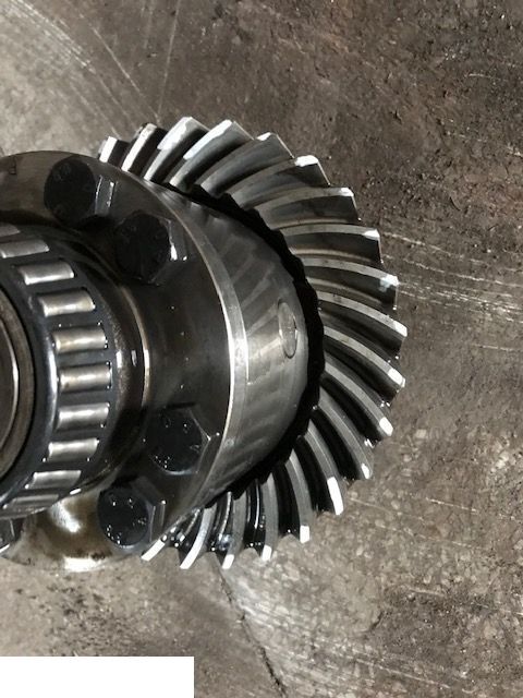 Manitou MLT 845 - Most Napędowy - Transmission for Landbrugsmaskine: billede 1 Manitou MLT 845 - Most Napędowy - Transmission for Landbrugsmaskine: billede 1