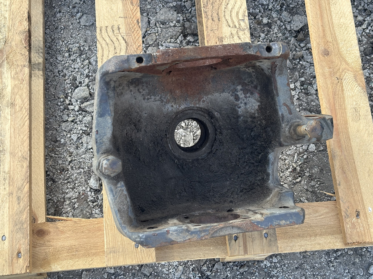 Massey Ferguson 5613 D6 Zwrotnica - Styrespindel for Landbrugsmaskine: billede 1 Massey Ferguson 5613 D6 Zwrotnica - Styrespindel for Landbrugsmaskine: billede 1