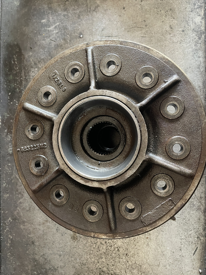 Massey Fergusson 3690 - mechanizm roznicowy tylnego mostu 893223M2 - Bagaksel for Landbrugsmaskine: billede 3 Massey Fergusson 3690 - mechanizm roznicowy tylnego mostu 893223M2 - Bagaksel for Landbrugsmaskine: billede 3