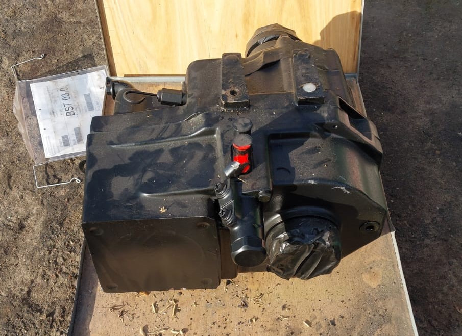 NAF BST 03/0 04 Skrzynia Biegów Ponsse Ergo Komatsu NOWA - Gearkasse for Landbrugsmaskine: billede 1 NAF BST 03/0 04 Skrzynia Biegów Ponsse Ergo Komatsu NOWA - Gearkasse for Landbrugsmaskine: billede 1