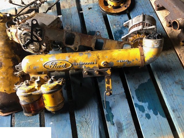 Sanderson Ford BSD 444 k - Kolektor Ssący - Indsugningsmanifold for Landbrugsmaskine: billede 1 Sanderson Ford BSD 444 k - Kolektor Ssący - Indsugningsmanifold for Landbrugsmaskine: billede 1