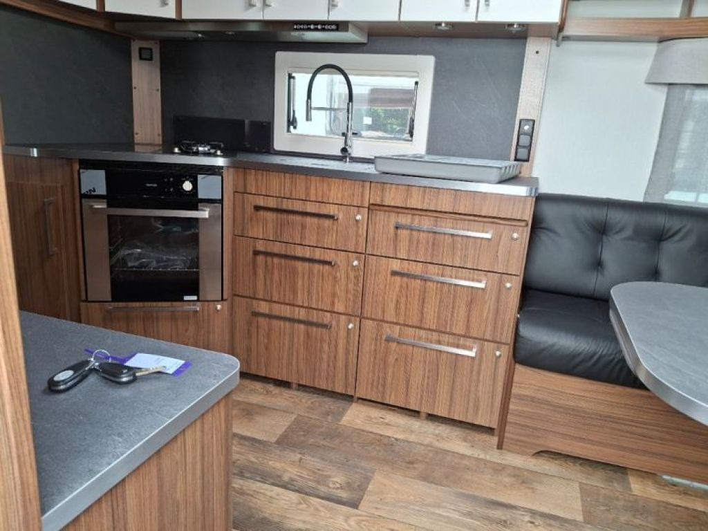 Polar 730 QA 30% RABATT LUXUS KLIMA AKTION - Campingvogn: billede 5 Polar 730 QA 30% RABATT LUXUS KLIMA AKTION - Campingvogn: billede 5