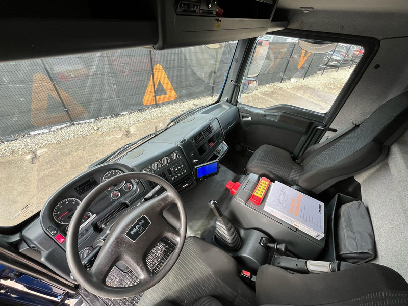 Slamsugemaskine MAN TGM 13.290 4x4 TANK 6500 l / VACUUM Vacustar W900R / PRESSURE Pratissoli KE28 - 61 l/min - 150 bar: billede 20 Slamsugemaskine MAN TGM 13.290 4x4 TANK 6500 l / VACUUM Vacustar W900R / PRESSURE Pratissoli KE28 - 61 l/min - 150 bar: billede 20