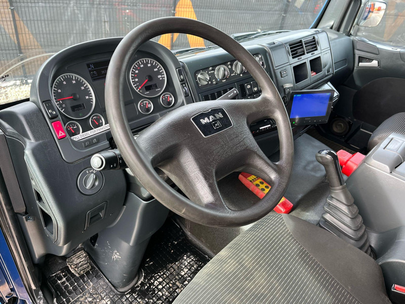 Slamsugemaskine MAN TGM 13.290 4x4 TANK 6500 l / VACUUM Vacustar W900R / PRESSURE Pratissoli KE28 - 61 l/min - 150 bar: billede 17 Slamsugemaskine MAN TGM 13.290 4x4 TANK 6500 l / VACUUM Vacustar W900R / PRESSURE Pratissoli KE28 - 61 l/min - 150 bar: billede 17