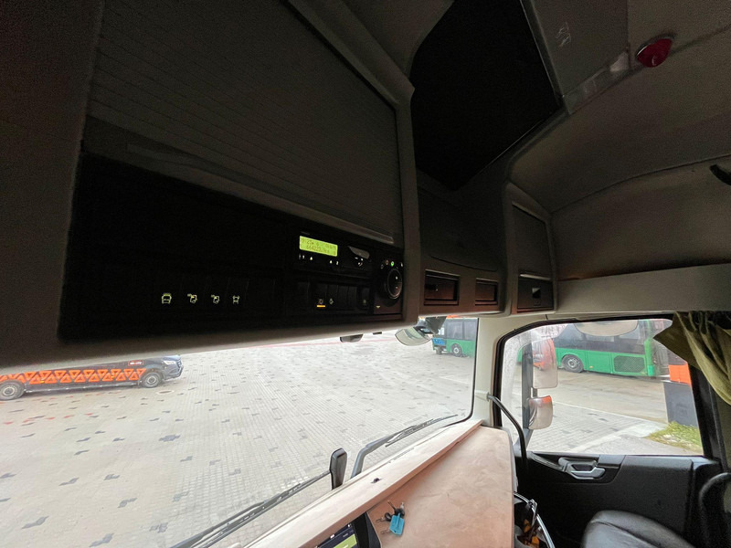 Trækker Volvo FH 16 750 6x4 GCW 80 ton / RETARDER / HYDRAULICS / TANDEM AXLE LIFT: billede 20 Trækker Volvo FH 16 750 6x4 GCW 80 ton / RETARDER / HYDRAULICS / TANDEM AXLE LIFT: billede 20