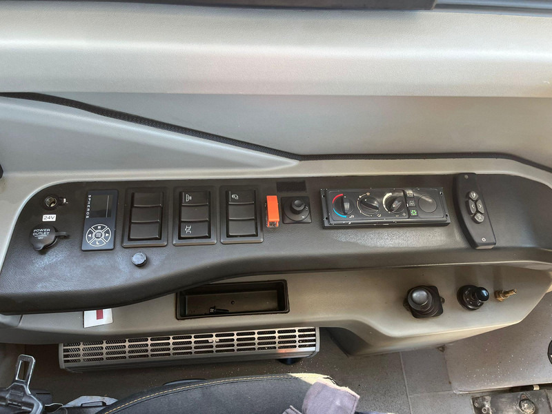 Leje en Volvo B5LH 7900 HC 4x2 HYBRID / AC / AUXILIARY HEATING Volvo B5LH 7900 HC 4x2 HYBRID / AC / AUXILIARY HEATING: billede 15