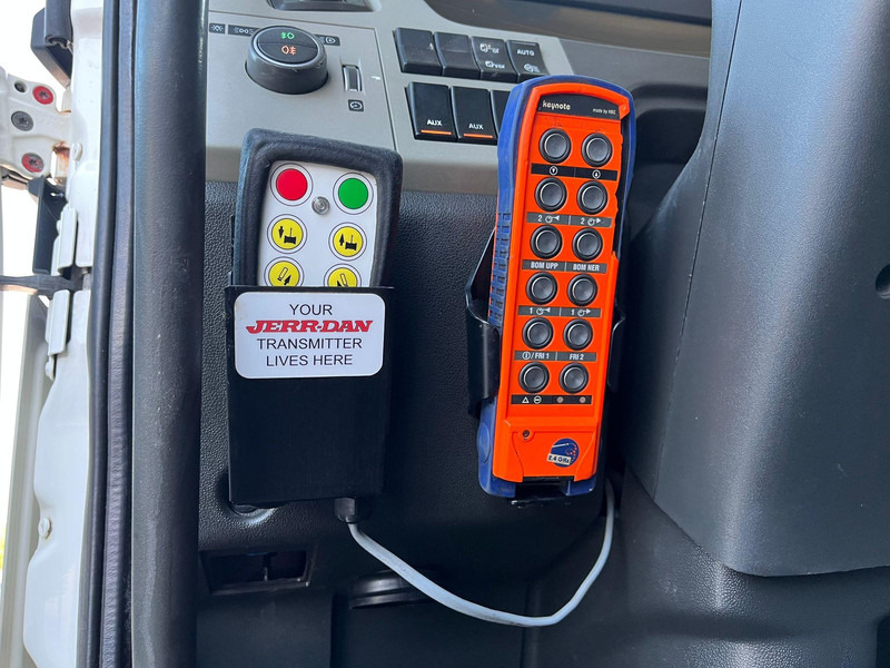 Leje en Volvo FM 370 6x2*4 JERR-DAN SRS / WINCH / PLATFORM L=7260 mm Volvo FM 370 6x2*4 JERR-DAN SRS / WINCH / PLATFORM L=7260 mm: billede 14 Leje en Volvo FM 370 6x2*4 JERR-DAN SRS / WINCH / PLATFORM L=7260 mm Volvo FM 370 6x2*4 JERR-DAN SRS / WINCH / PLATFORM L=7260 mm: billede 14