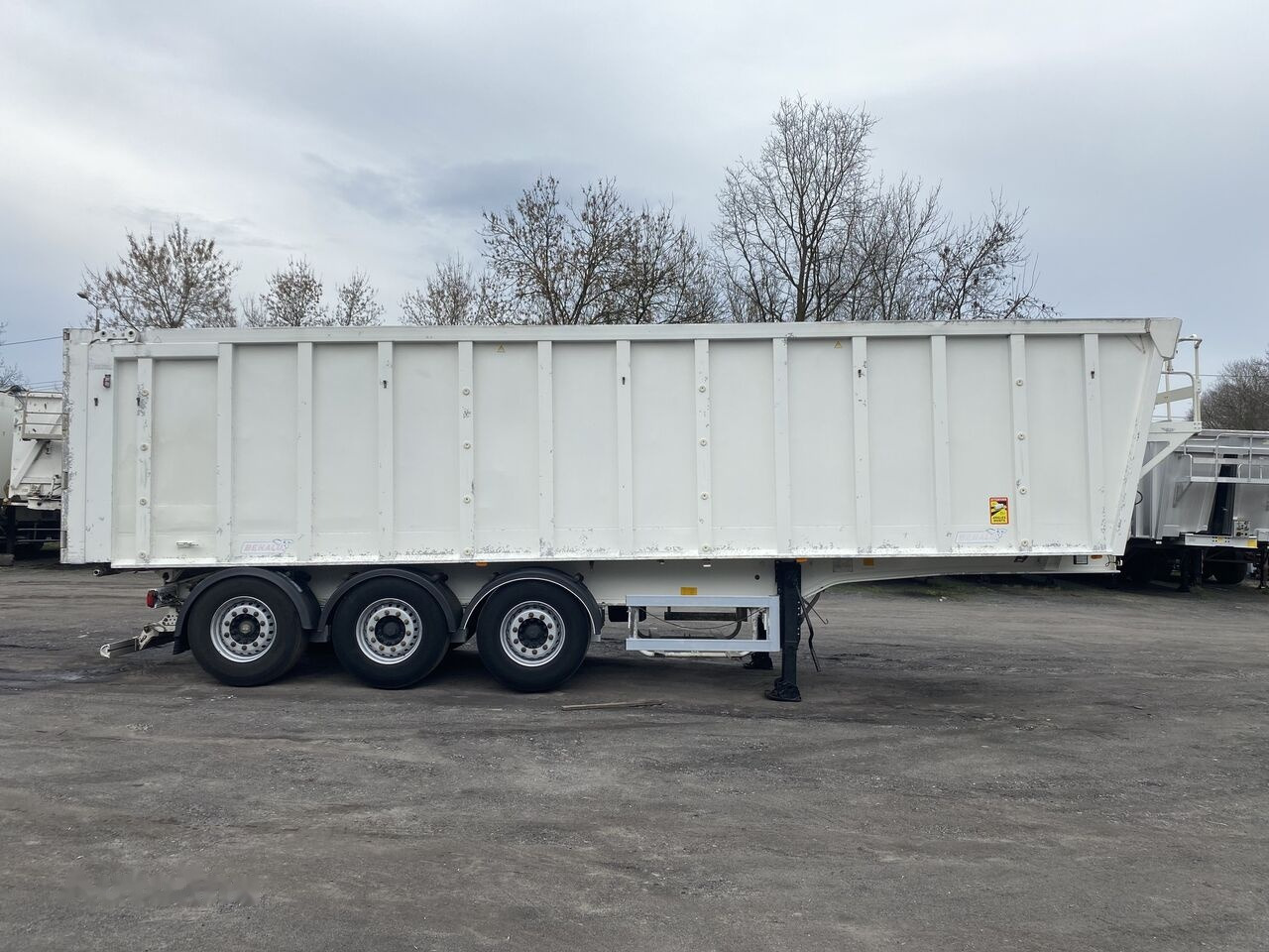 Benalu - Tipvogn sættevogn: billede 2 Benalu - Tipvogn sættevogn: billede 2