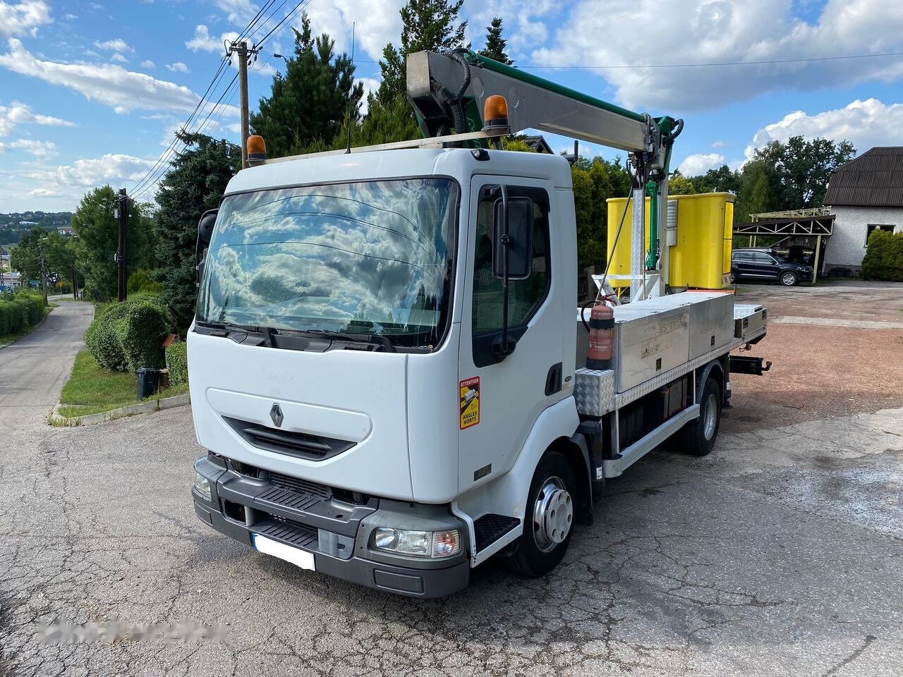 Renault Midlum Dci 220 - Lastbil med mandskabslift: billede 1 Renault Midlum Dci 220 - Lastbil med mandskabslift: billede 1