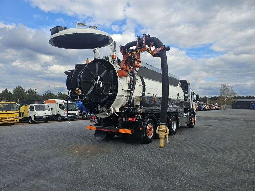 Volvo WUKO ADR ROLBA FOR CLEANING CHANNELS COMBI - Slamsugemaskine: billede 1 Volvo WUKO ADR ROLBA FOR CLEANING CHANNELS COMBI - Slamsugemaskine: billede 1