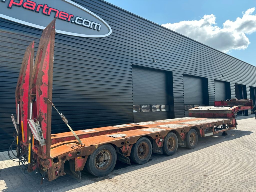 Faymonville 4 achs tieflader / Baggermulde Faymonville 4 achs tieflader / Baggermulde - Nedbygget platform sættevogn: billede 2 Faymonville 4 achs tieflader / Baggermulde Faymonville 4 achs tieflader / Baggermulde - Nedbygget platform sættevogn: billede 2