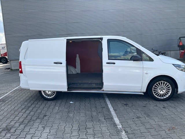 Mercedes-Benz Vito 109 CDI Lang / Airco / Cruise / Trekhaak / APK 01-26 - Små varebil: billede 3 Mercedes-Benz Vito 109 CDI Lang / Airco / Cruise / Trekhaak / APK 01-26 - Små varebil: billede 3