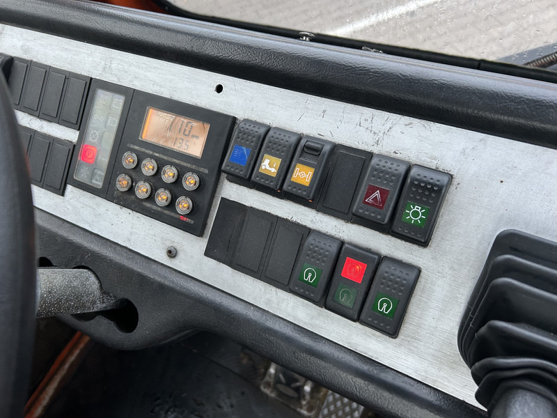 Terberg YT 182 / Allison / Cummins / 2006 / Terminal Tractor - Trækker: billede 5 Terberg YT 182 / Allison / Cummins / 2006 / Terminal Tractor - Trækker: billede 5