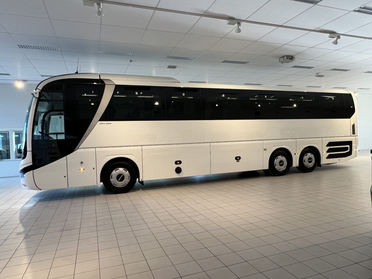 MAN Lions Coach R09 Euro 6E (Dark Edition) - Turistbus: billede 4 MAN Lions Coach R09 Euro 6E (Dark Edition) - Turistbus: billede 4