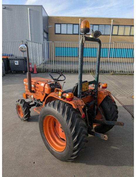 Kubota B8200 D8200 - Traktor: billede 3 Kubota B8200 D8200 - Traktor: billede 3