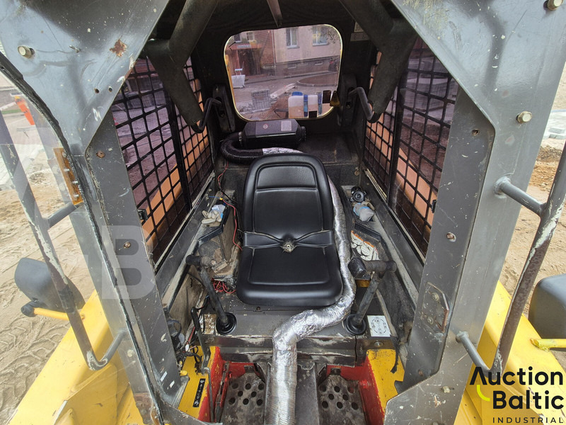 Gehl 5635 DXT 2 - Skridstyret minilæsser: billede 5 Gehl 5635 DXT 2 - Skridstyret minilæsser: billede 5