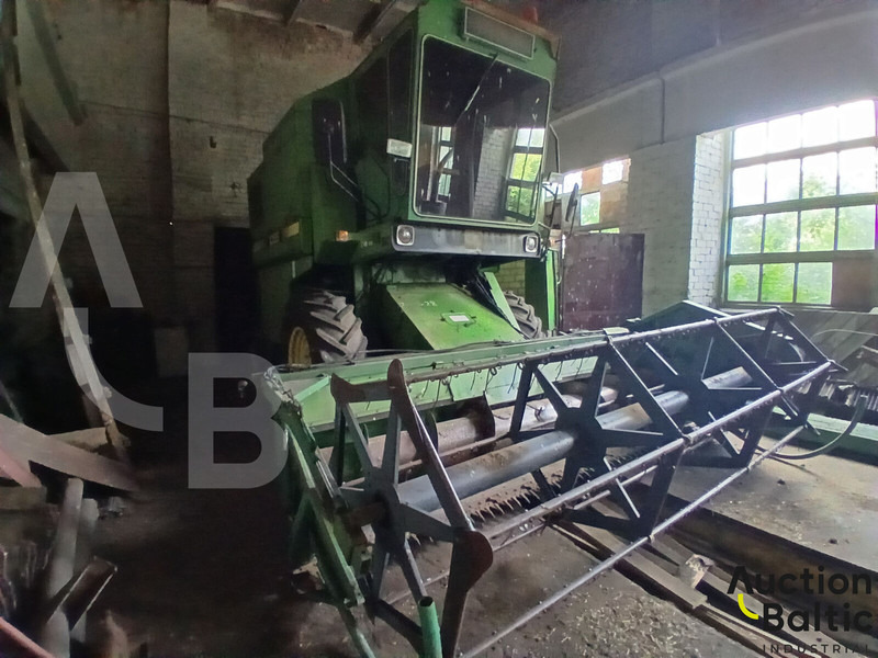 John Deere 1055 - Mejetærsker: billede 2 John Deere 1055 - Mejetærsker: billede 2
