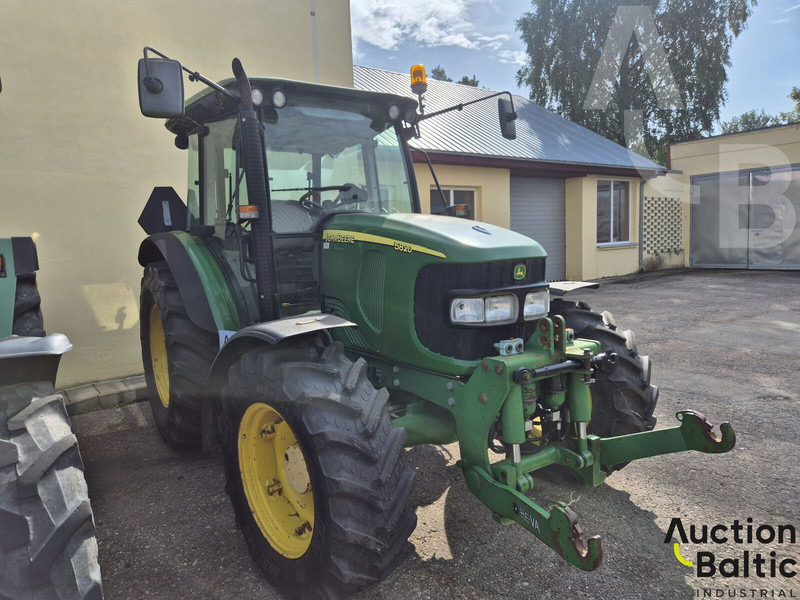 John Deere 5820 - Traktor: billede 1 John Deere 5820 - Traktor: billede 1