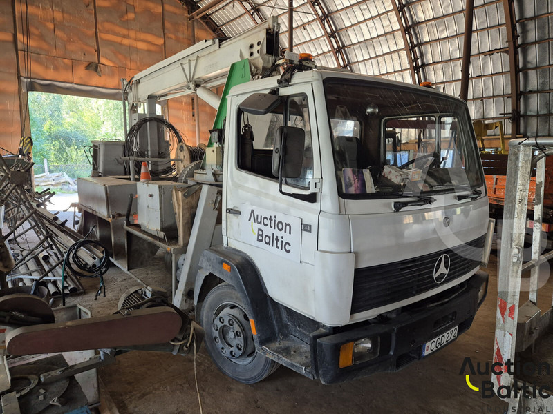 Mercedes-Benz 1114 - Lastbil med mandskabslift: billede 2 Mercedes-Benz 1114 - Lastbil med mandskabslift: billede 2