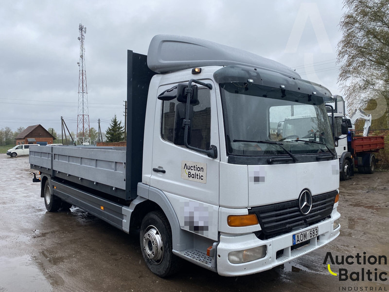 Mercedes-Benz 815 - Lastbil med lad: billede 2 Mercedes-Benz 815 - Lastbil med lad: billede 2