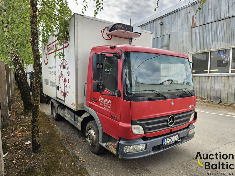 Mercedes-Benz 815 - Kølevogn lastbil: billede 2 Mercedes-Benz 815 - Kølevogn lastbil: billede 2