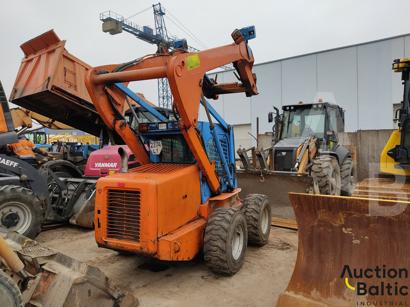New Holland LS 185 B - Skridstyret minilæsser: billede 4 New Holland LS 185 B - Skridstyret minilæsser: billede 4