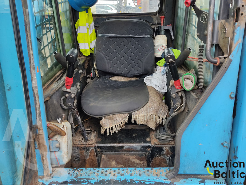 New Holland LS 185 B - Skridstyret minilæsser: billede 5 New Holland LS 185 B - Skridstyret minilæsser: billede 5