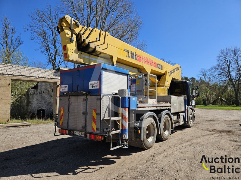 Scania P 310 - Lastbil med mandskabslift: billede 3 Scania P 310 - Lastbil med mandskabslift: billede 3