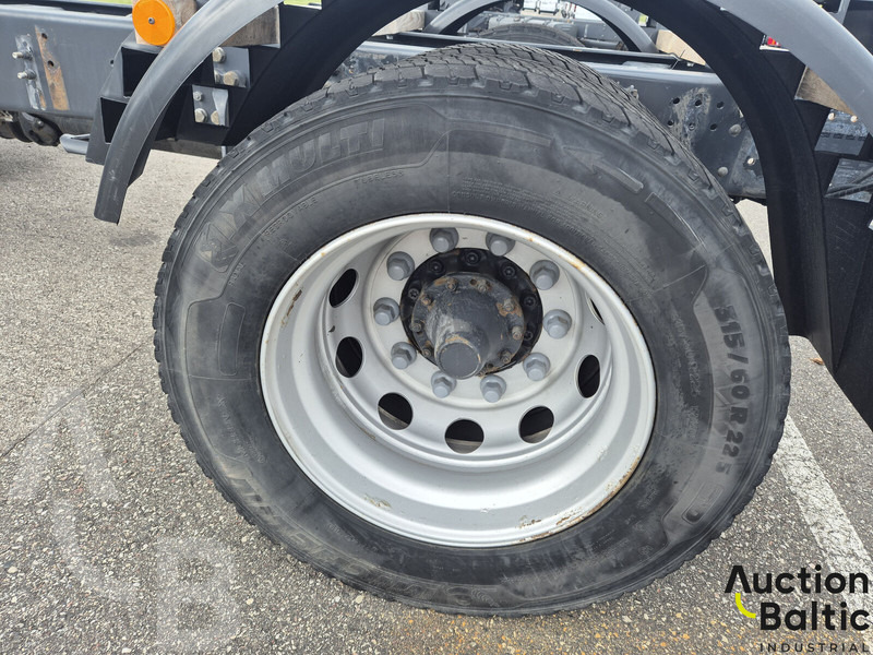 Lastbil chassis Scania P 450: billede 18