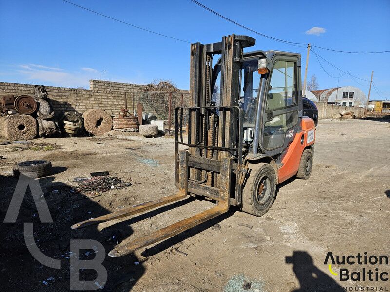 Toyota E 811 - Diesel gaffeltruck: billede 1 Toyota E 811 - Diesel gaffeltruck: billede 1