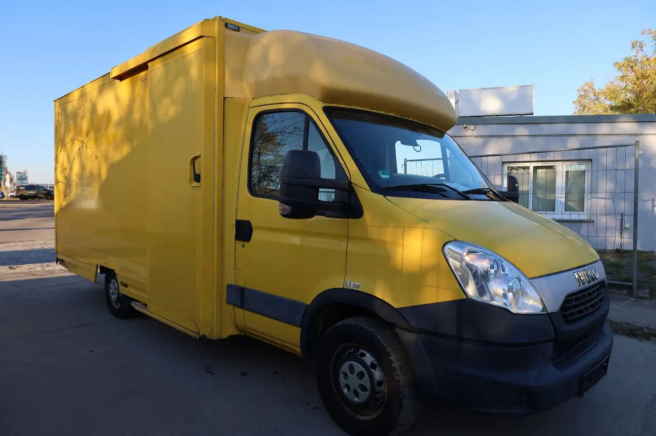 Iveco Daily/ Regalsystem/Luftfeder/1. Hand - Varebil med kasse: billede 2 Iveco Daily/ Regalsystem/Luftfeder/1. Hand - Varebil med kasse: billede 2