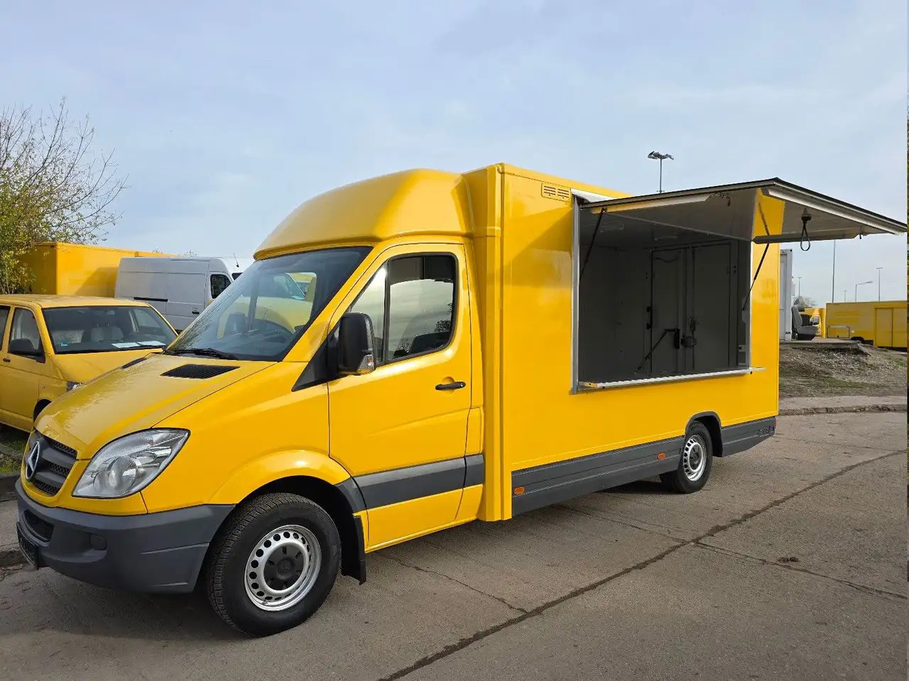 Mercedes-Benz Sprinter/Foodtruck/ 1. Hand - Fødevarer lastbil: billede 1 Mercedes-Benz Sprinter/Foodtruck/ 1. Hand - Fødevarer lastbil: billede 1