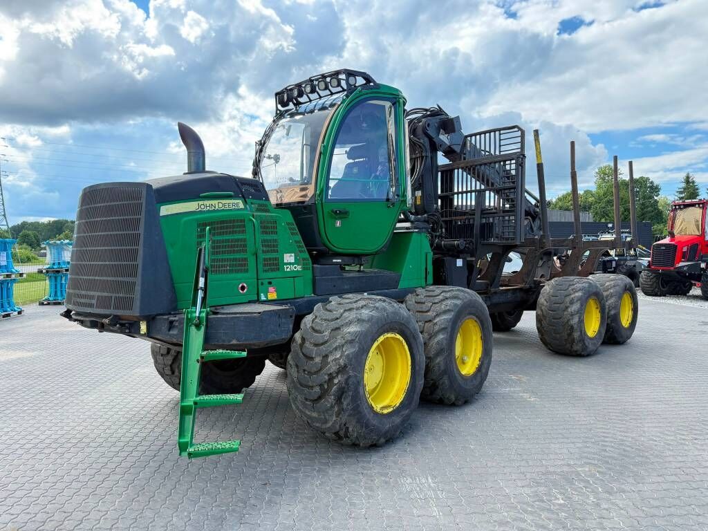 John Deere 1210 E - Udkørselsmaskine: billede 1 John Deere 1210 E - Udkørselsmaskine: billede 1