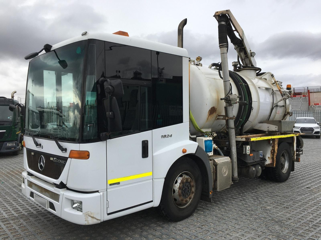 Mercedes-Benz Econic 1824 - Slamsugemaskine: billede 2 Mercedes-Benz Econic 1824 - Slamsugemaskine: billede 2