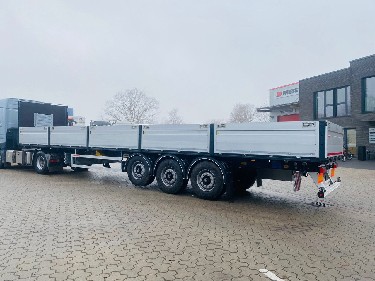 Kässbohrer Bordwandauflieger Twistlocks - Åben sættevogn: billede 3 Kässbohrer Bordwandauflieger Twistlocks - Åben sættevogn: billede 3