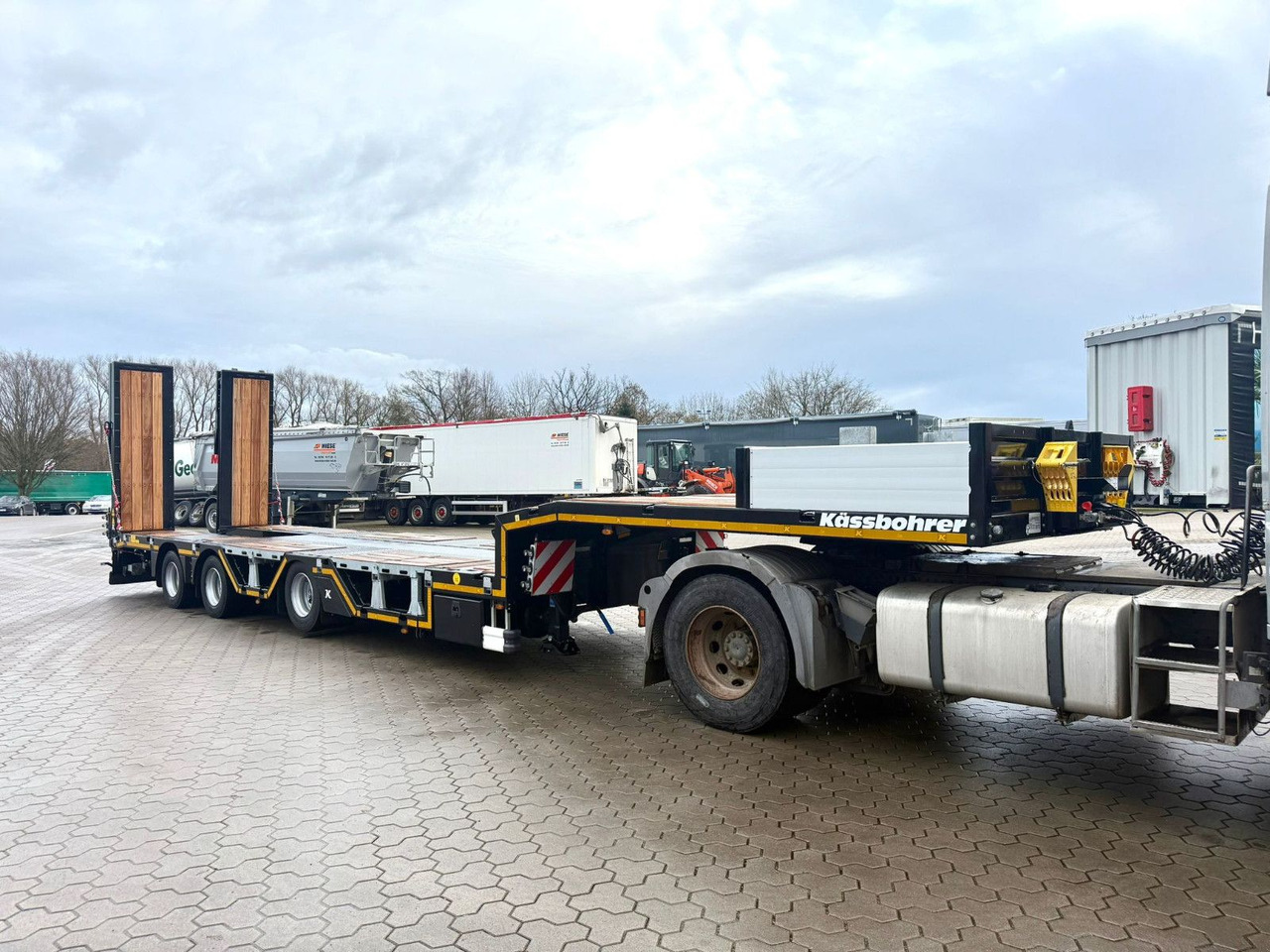 Kässbohrer SLAR3 Tele Tiefbett Radmulden metallisiert - Nedbygget platform sættevogn: billede 4 Kässbohrer SLAR3 Tele Tiefbett Radmulden metallisiert - Nedbygget platform sættevogn: billede 4