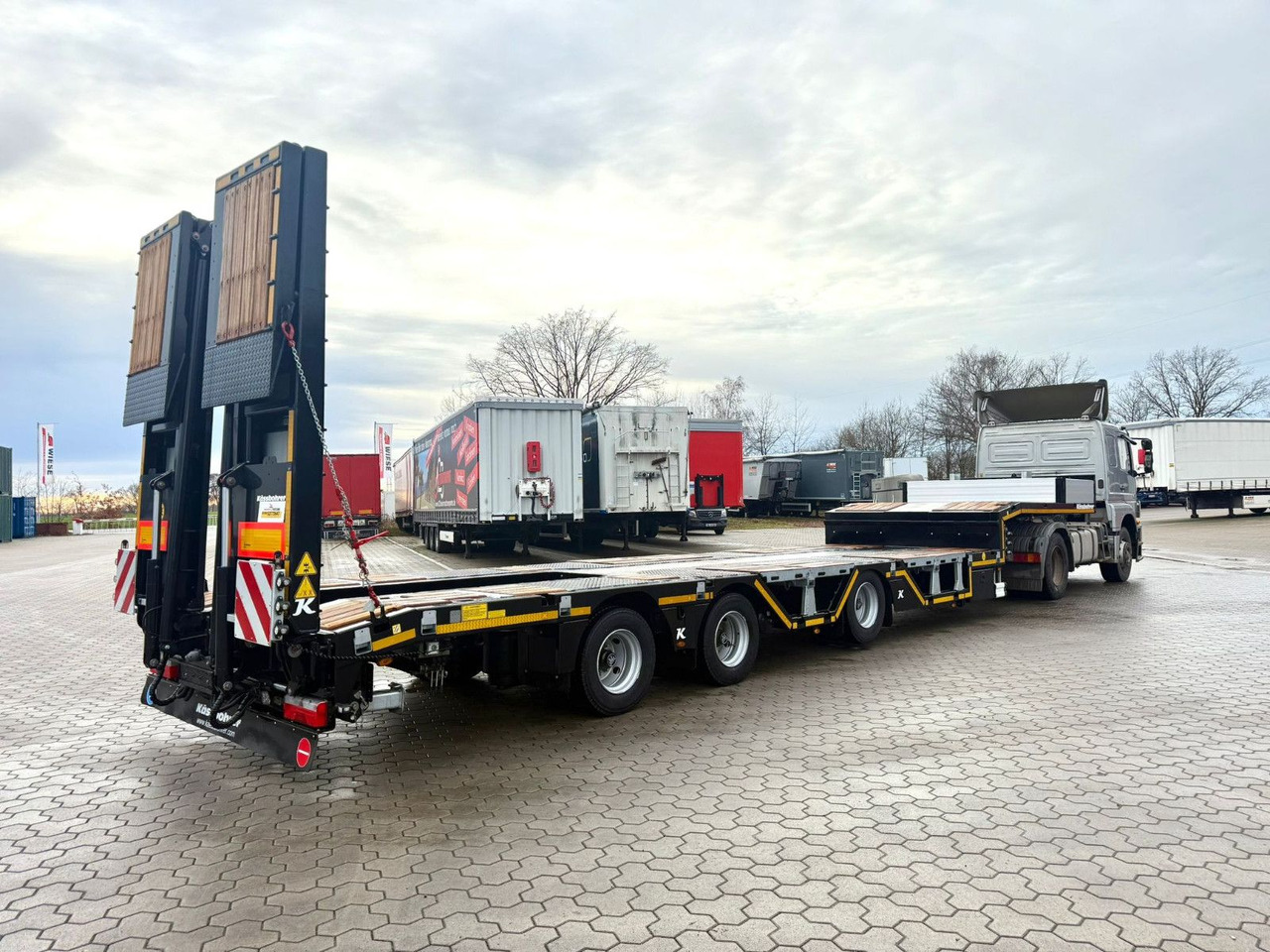 Kässbohrer SLAR3 Tele Tiefbett Radmulden metallisiert - Nedbygget platform sættevogn: billede 2 Kässbohrer SLAR3 Tele Tiefbett Radmulden metallisiert - Nedbygget platform sættevogn: billede 2